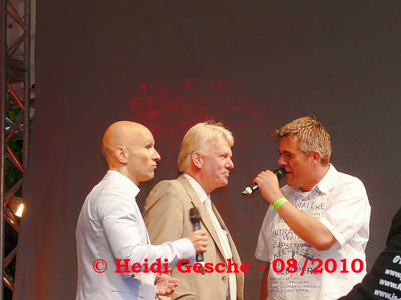 Michael Begasse + Bernd Brueggemann mit Oberbuergermeister Sierau (6).JPG